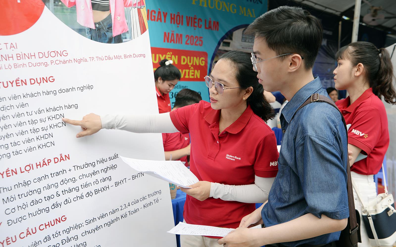 Ngày hội việc làm TDMU Job Fair 2025: Cầu nối vững chắc giữa sinh viên và doanh nghiệp